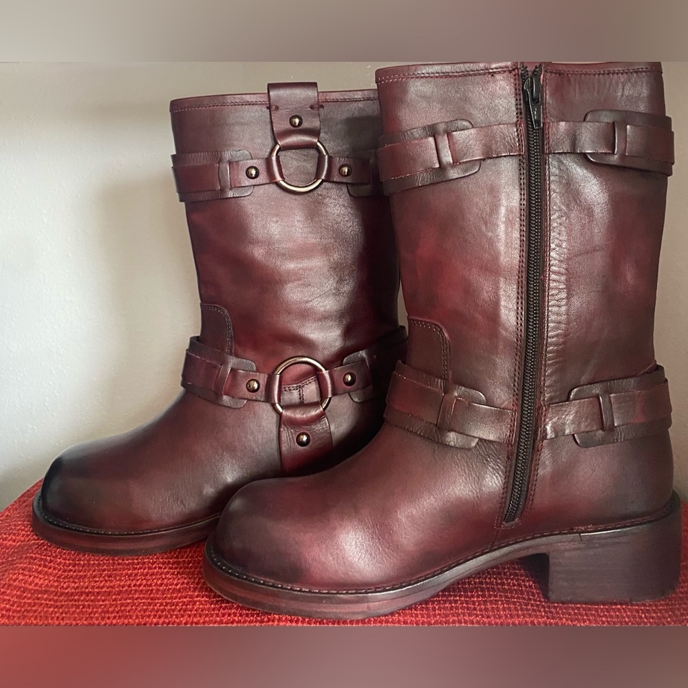 NWT…VINTAGE FOUNDRY… WOMENS BURGUNDY LEATHER BOOTS - Picture 11 of 16